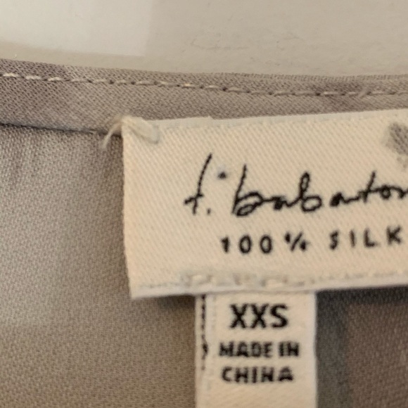 Aritzia Babaton 100% Silk Grey Leopard Blouse - Picture 4 of 10